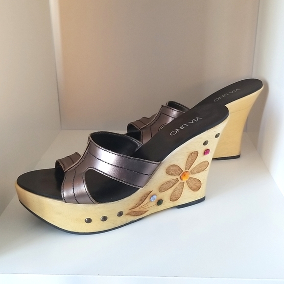 Via Uno Sandals Size 8 (Size 38 marked on shoe) - Picture 3 of 4